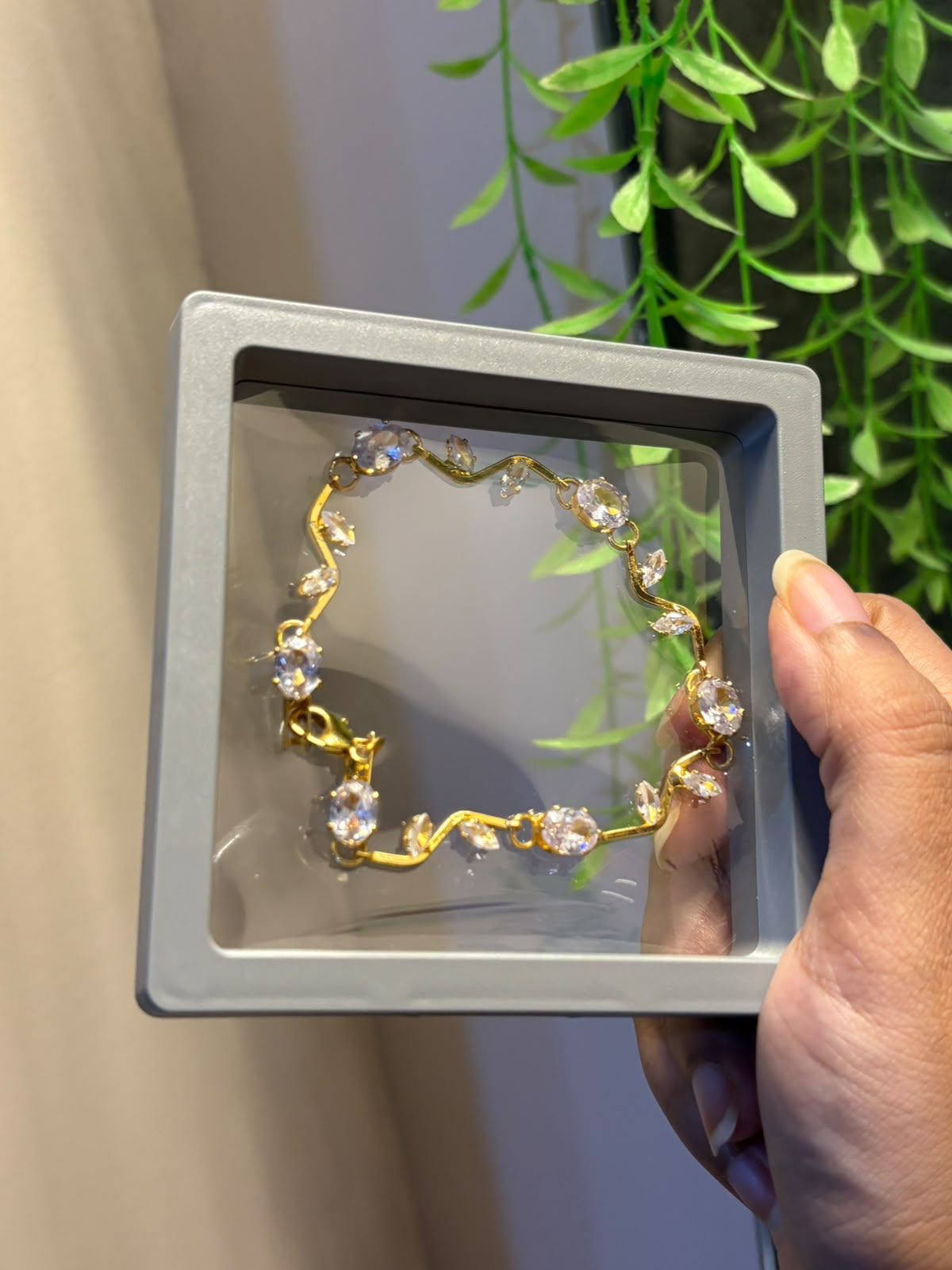 Emerald Leaf Vine Bracelet – Gold Plated