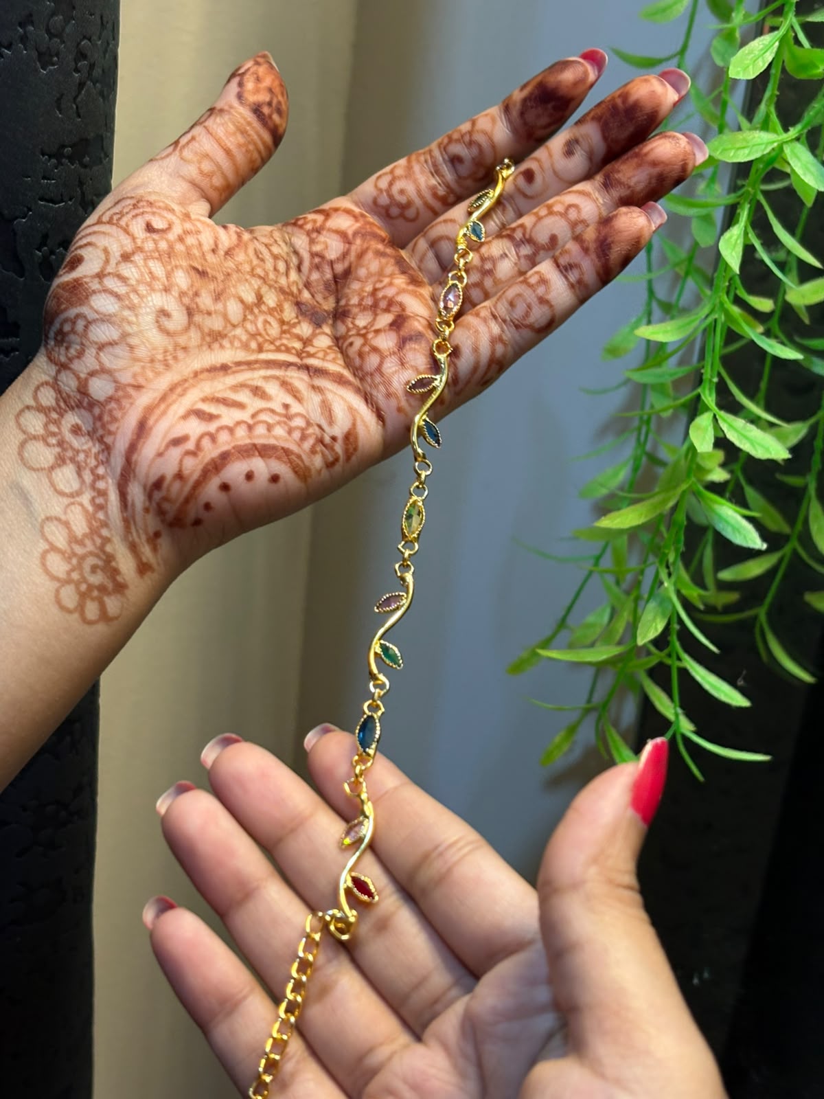 Luxe Crystal Vine Bracelet – Gold Plated
