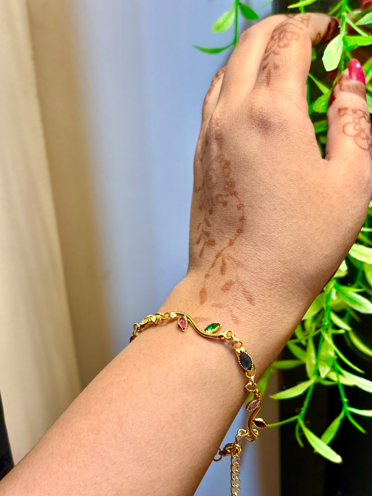 Luxe Crystal Vine Bracelet – Gold Plated