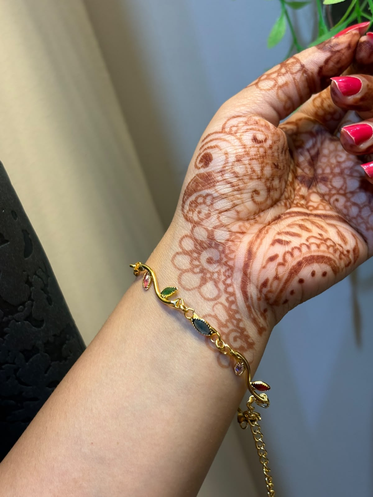Luxe Crystal Vine Bracelet – Gold Plated