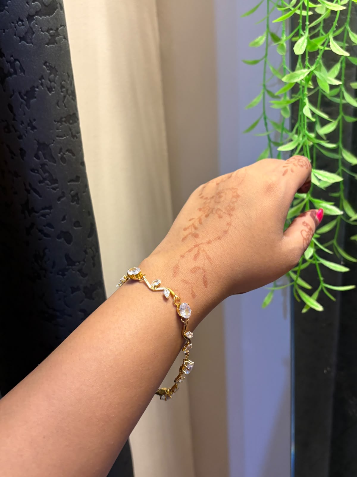 Emerald Leaf Vine Bracelet – Gold Plated